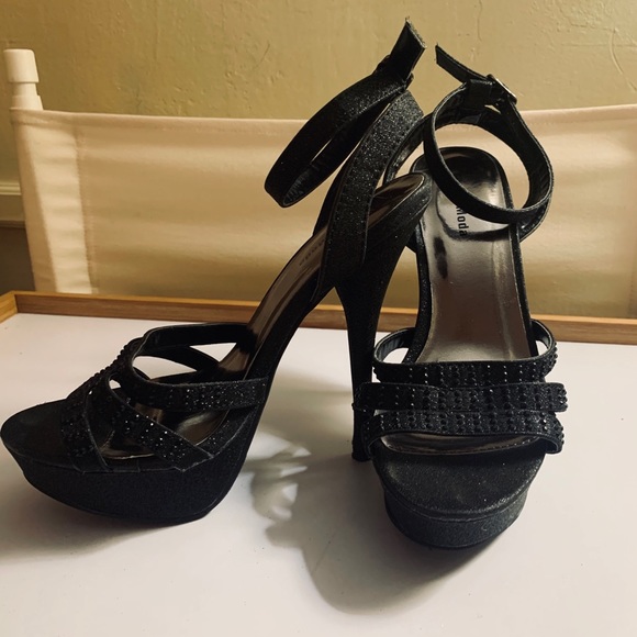 TOP Moda- black open toe heels - Picture 2 of 2